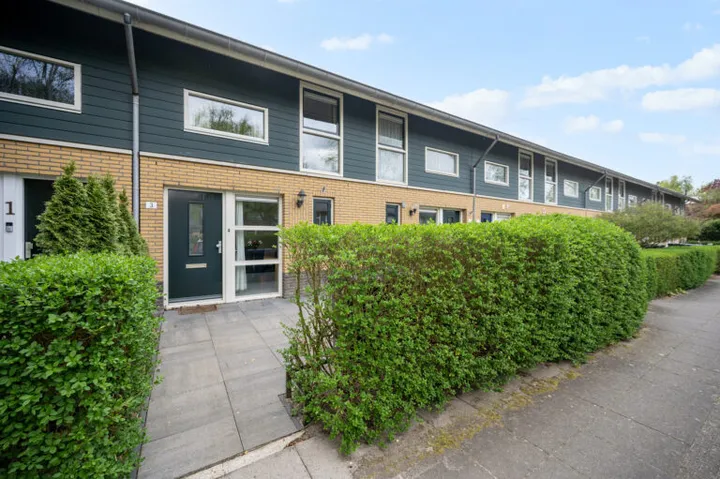 Tussenwoning te koop: Februaristraat 3, Almere