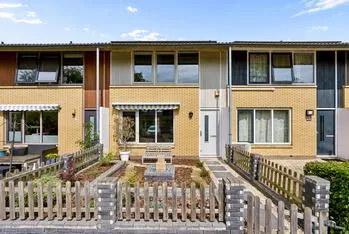 Terraced house for sale: Februaristraat 68, Seizoenenbuurt Oost Almere