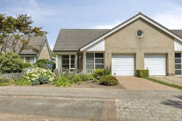 Twee-onder-één-kap te koop: Feit 25, Oerle Veldhoven