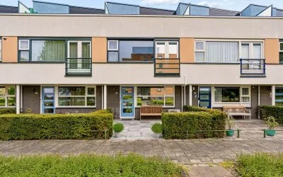 Tussenwoning te koop: Fellinilaan 169, Filmwijk Zuid-zuid van Walt Disneyplts. Almere
