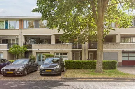 Tussenwoning te koop: Fellinilaan 69, Filmwijk Zuid-noord van Walt Disneyplts. Almere