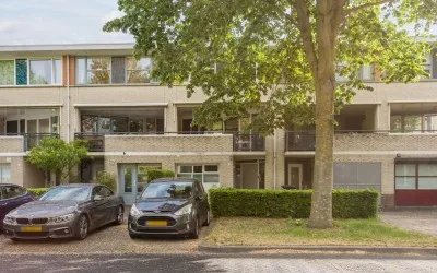 Tussenwoning te koop: Fellinilaan 69, Filmwijk Zuid-noord van Walt Disneyplts. Almere