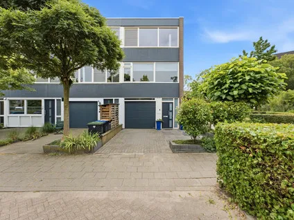 Hoekwoning te koop: Ferdinand Bolstraat 25, Schildersbuurt Alblasserdam