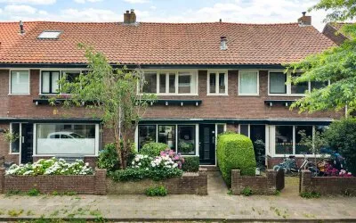 Tussenwoning te koop: Ferdinand Bolstraat 41, Julianapark Leeuwarden