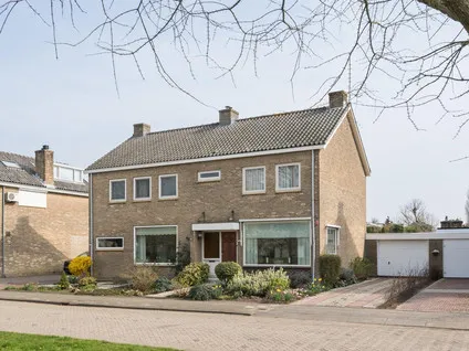 Tussenwoning te koop: Ferdinand Bolstraat 26, West Ridderkerk