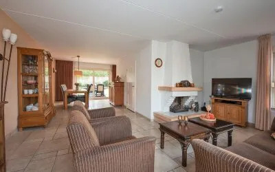 Tussenwoning te koop: Fie Carelsenstraat 84, Bovenhoek Hengelo