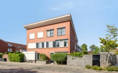 Tussenwoning te koop: Fien de la Marstraat 52, Albert's Hoeve Castricum