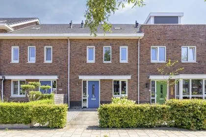 Tussenwoning te koop: Fiep Westendorplaan 169, Verspreide huizen Hoeven Zaltbommel