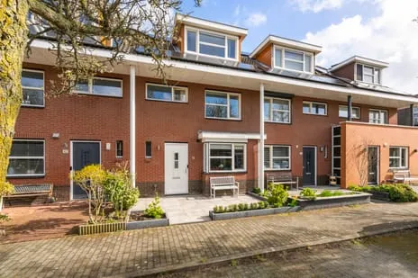 Tussenwoning te koop: Figarolaan 45, Nieuw-Vennep Getsewoud Noord Nieuw-Vennep