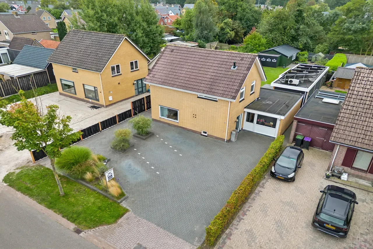 Vrijstaande woning te koop: Fiifhuzen 32, Harkema