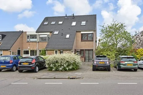 Hoekwoning te koop: Filmlaan 1, De Leyens Zoetermeer