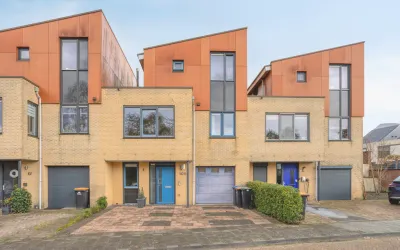 Tussenwoning te koop: Flakkee 109, Landstrekenwijk West Lelystad