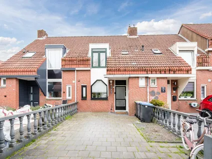 Tussenwoning te koop: Flamingohoek 14, De Hoek-2 Spijkenisse