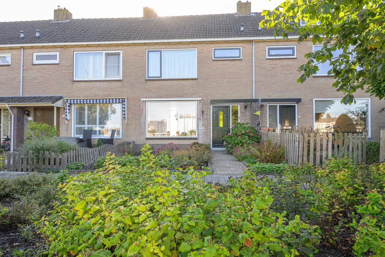 Tussenwoning te koop: Flevosingel 58, Medemblik