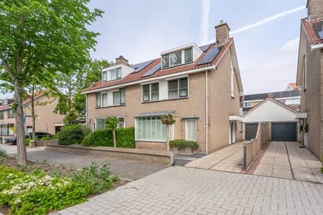 Twee-onder-één-kap te koop: Floralaan 12, Frederiksoord-Noord Rijnsburg