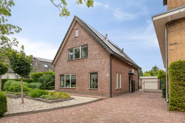 Vrijstaande woning te koop: Floralaan 15, Welgelegen Apeldoorn