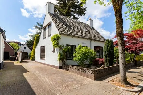 Detached house for sale: Floralaan 2, Welgelegen Apeldoorn