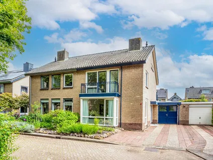 Hoekwoning te koop: Floralaan 9, Lent Lent