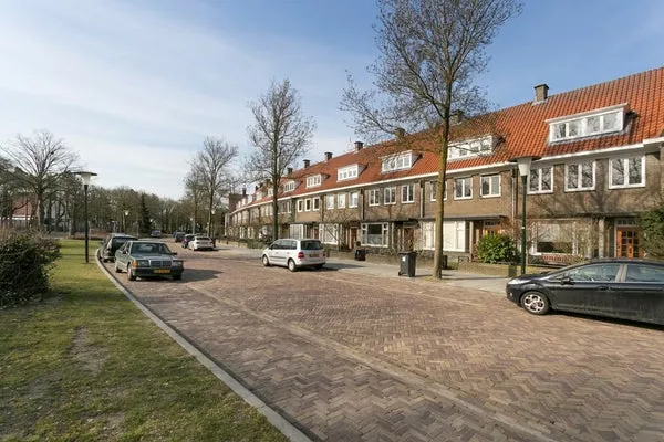Tussenwoning te huur: Floralaan Oost 56, Kruidenbuurt Eindhoven