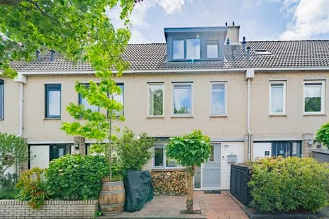 Tussenwoning te koop: Floraronde 45, Florarondebuurt Velserbroek
