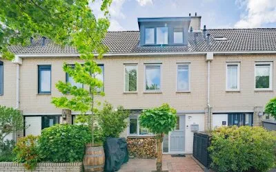 Tussenwoning te koop: Floraronde 45, Florarondebuurt Velserbroek