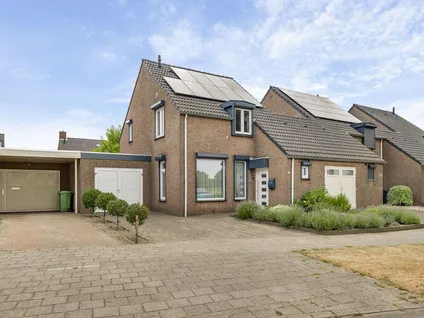 Tussenwoning te koop: Florastraat 140, Nederweert Nederweert