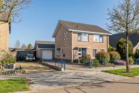 Vrijstaande woning te koop: Florastraat 38, Kern Boven-Leeuwen Boven-Leeuwen