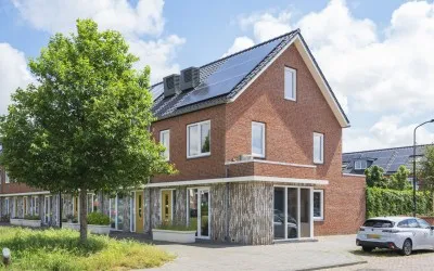 Corner house for sale: Florastraat 7, Plantage Beverwijk