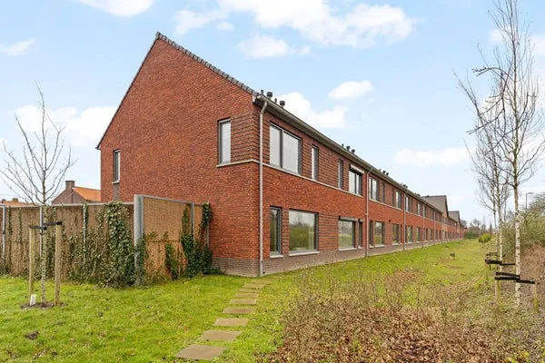Hoekwoning te koop: Floreslaan 53, Indische Buurt Vlaardingen