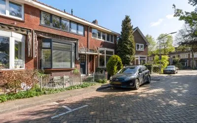 Tussenwoning te koop: Floresstraat 100, Boeroestraat en omgeving Dordrecht