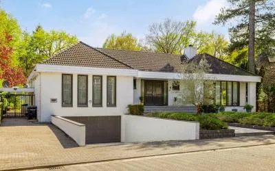 Vrijstaande woning te koop: Floresstraat 15, Karpen Eindhoven