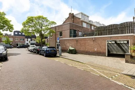 Tussenwoning te koop: Floresstraat 15, Molukkenbuurt Haarlem