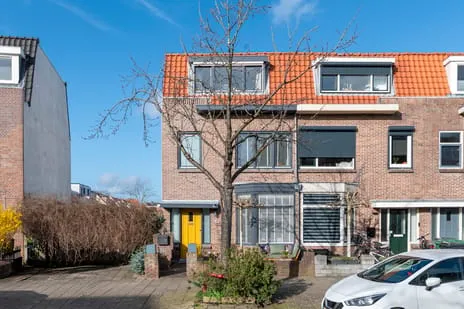 Twee-onder-één-kap te koop: Floresstraat 89, Molukkenbuurt Haarlem