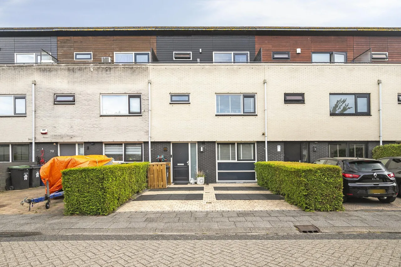 Tussenwoning te koop: Floris Versterstraat 68, Almere