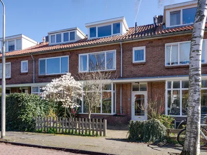 Tussenwoning te koop: Floris van Alkemadelaan 6, Kruiskerkbuurt Amstelveen