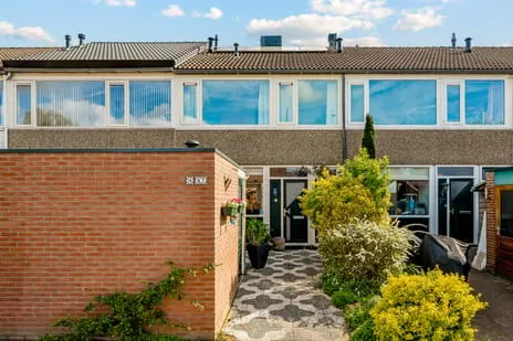 Tussenwoning te koop: Fluessen 67, Aa-landen-Noord Zwolle