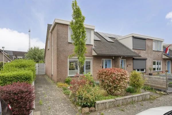 Hoekwoning te koop: Fluitekruid 8, Heino Zuid Heino