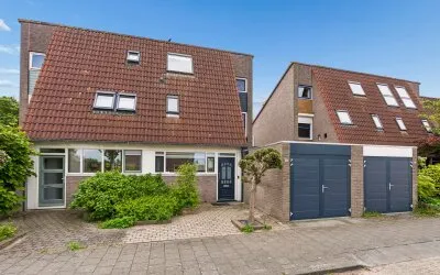 Tussenwoning te koop: Fluitekruidstraat 19, Kruidenwijk Noordwest Almere