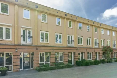 Tussenwoning te koop: Fluweelmos 22, Mossen Houten