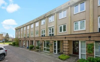 Tussenwoning te koop: Fluweelmos 64, Mossen Houten