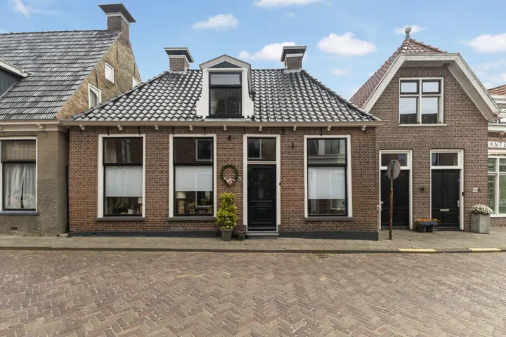 Vrijstaande woning te koop: Foarstrjitte 12, Holwerd Holwert
