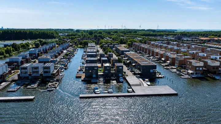 Tussenwoning te koop: Fokkeboom 52, Noorderplassen W.-Zuid Almere