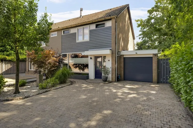 Twee-onder-één-kap te koop: Fokkerstraat 62, Roermond