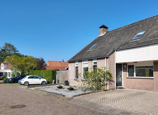 Twee-onder-één-kap te koop: Folke Bernadottelaan 13, Noordlangeweg Willemstad
