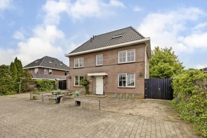 Vrijstaande woning te koop: Forint 32, De Munten Dronten