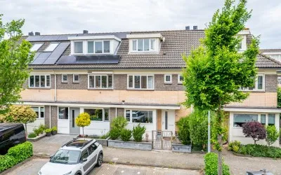 Tussenwoning te koop: Forsythiastraat 13, Lisserbroek Lisserbroek