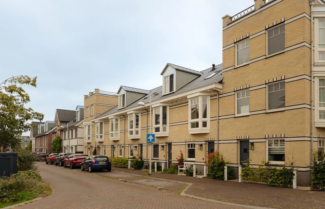 Tussenwoning te koop: Fort Aalsmeerstraat 28, Weesp