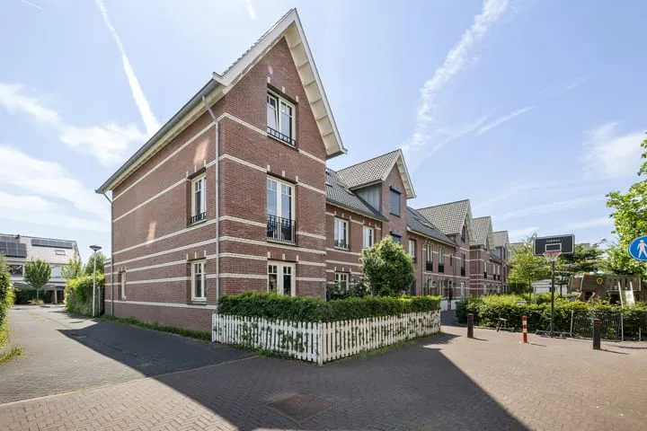 Corner house for sale: Fort Hinderdamstraat 61, Lanenrijk Weesp