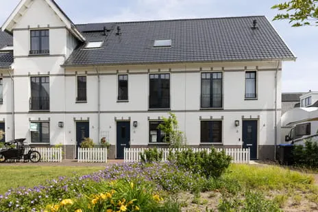 Tussenwoning te koop: Fort Rhijnauwenhof 4, Lanenrijk Weesp