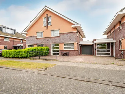 Tussenwoning te koop: Fraeylemaborg 31, Landerijen Zuid/Oost Lelystad